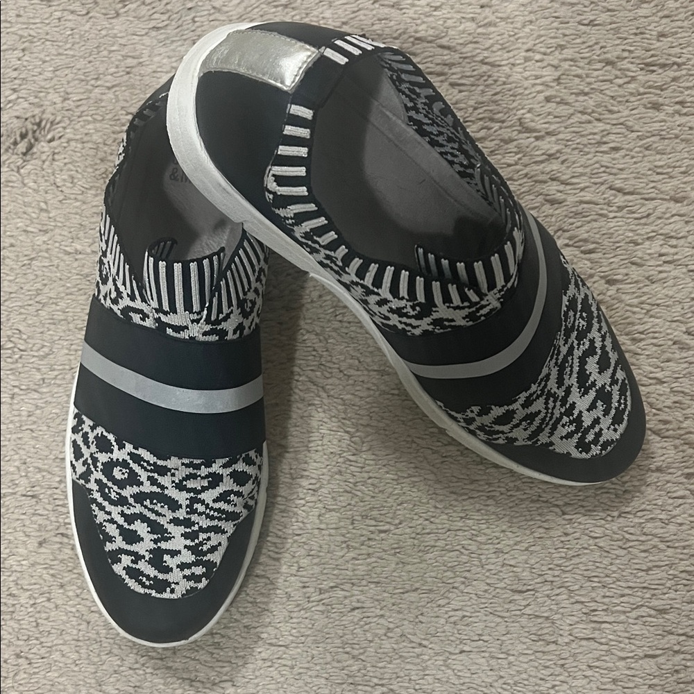 Johnston & Murphy Black and White Patterned Sneakers